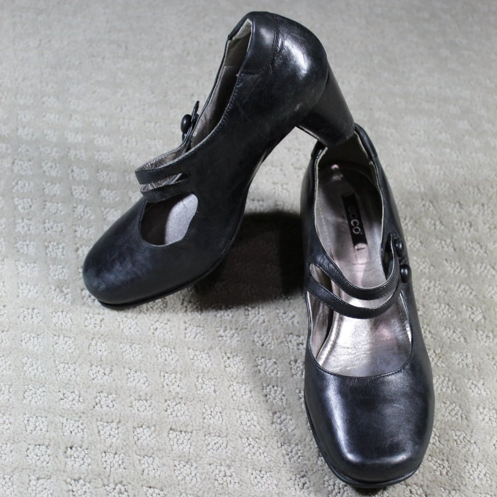 ecco Black Mary Jane 2.5" Heels Size: 7.5